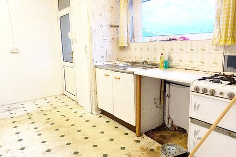 14 Lanark Close, Heywood, OL10 3ND