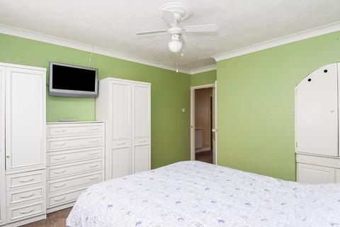 39 Beechfield, Newton Toney, Salisbury, SP4 0HQ