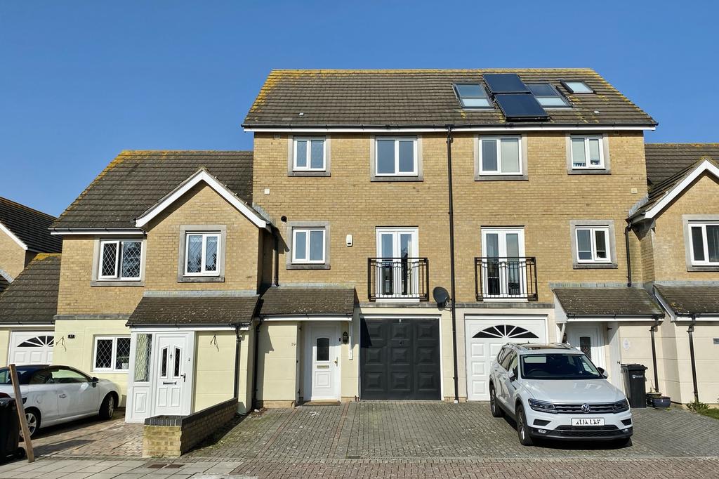 Centurion Gate, Southsea 3 bed semidetached house £400,000