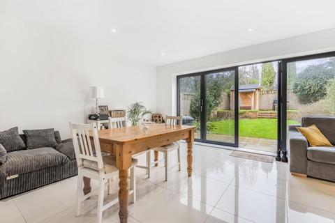 6 Pipit Drive, London, SW15 3AP