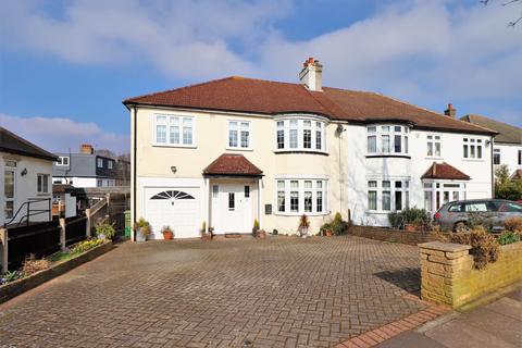 108 Avondale Road, Bromley, BR1 4EZ