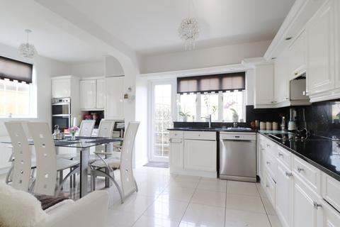 108 Avondale Road, Bromley, BR1 4EZ