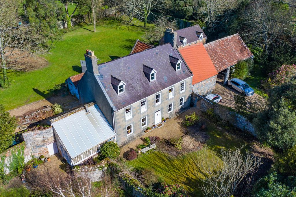 Route de Cobo, Castel, Guernsey, GY5 5 bed detached house £1,595,000