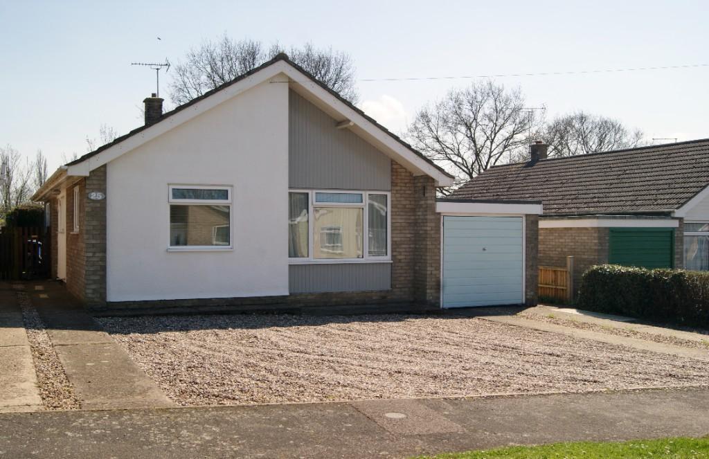 Coddington Way, Ixworth, Suffolk 3 bed detached bungalow £295,000