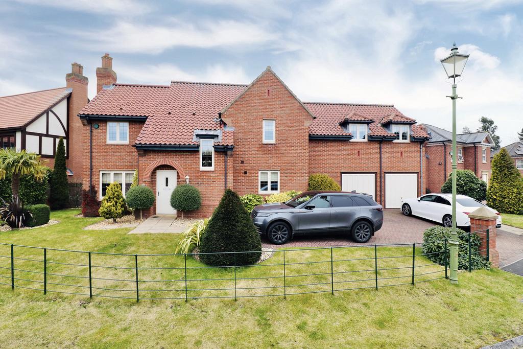 Maynard Grove, Billingham, TS22 4 bed detached house £550,000