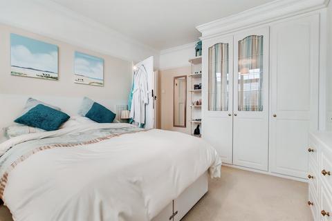 89 Semley Road, London, SW16 4PL