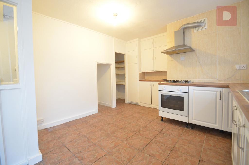 Glyn Road, Lower Clapton, Hackney, London, E5 3 bed terraced house £1,800 pcm (£415 pw)