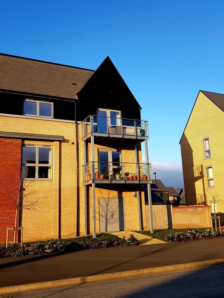 Pathfinder Way, Northstowe, Cambs CB24 2 bed apartment to rent £1,195