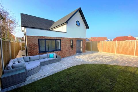 3 bedroom detached house for sale, Southwall Road, Deal, CT14