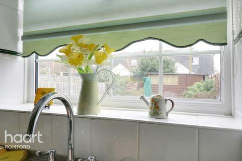 18 Shaftesbury Road, Romford, RM1 2QH