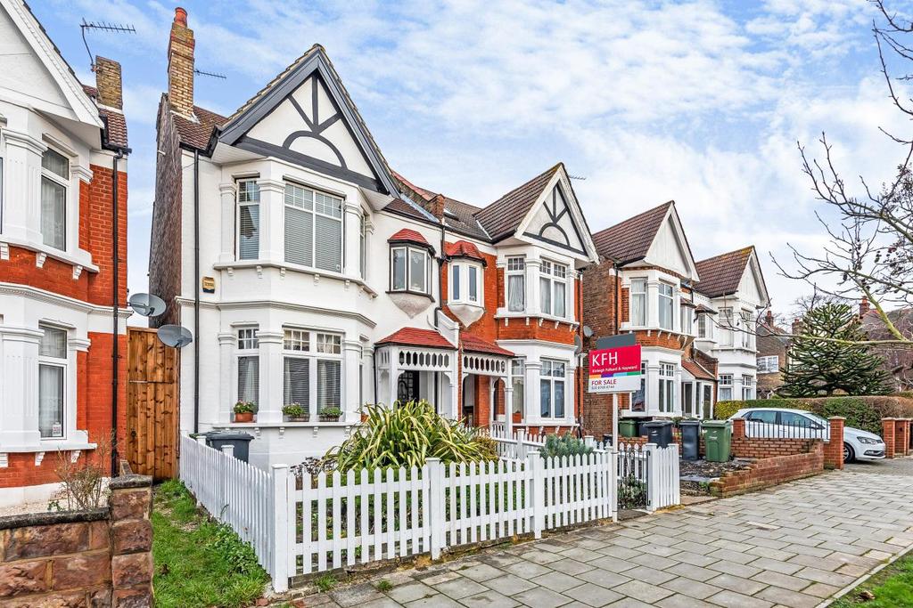 Baldry Gardens, Streatham 2 bed flat £500,000