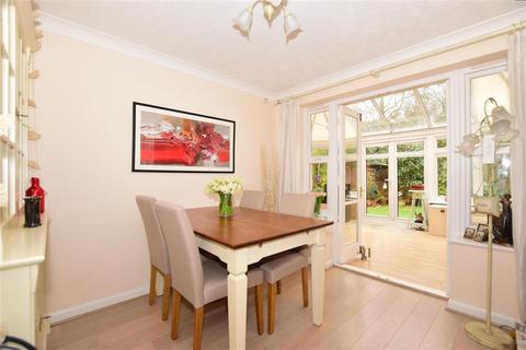 23 Chestnut Close, Kings Hill, West Malling, ME19 4FP