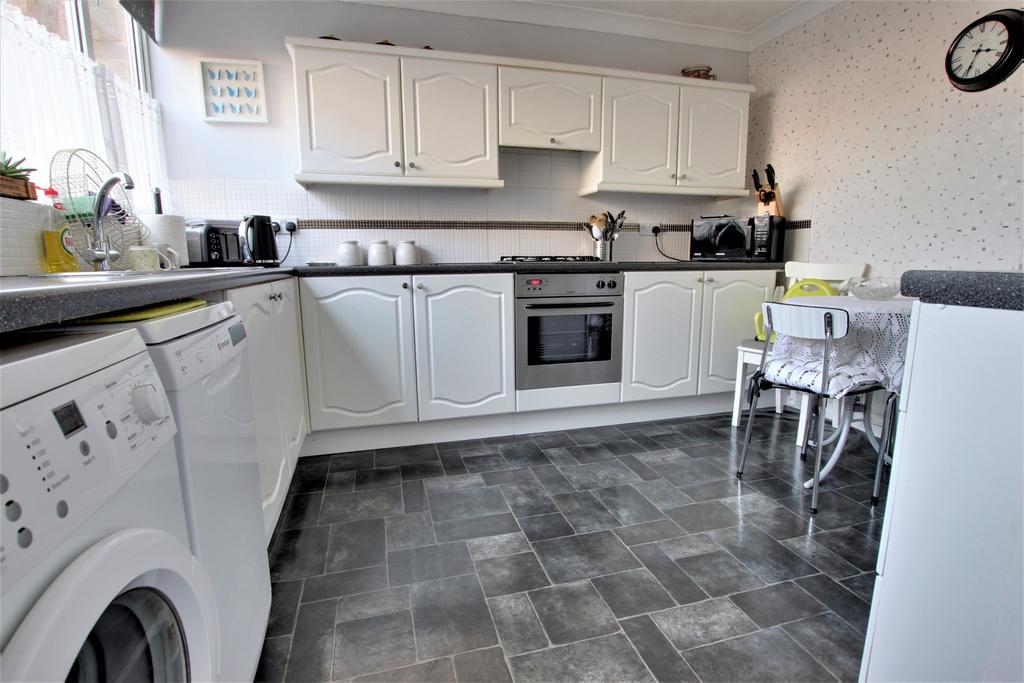 Juniper Square, Havant 3 bed end of terrace house £238,000