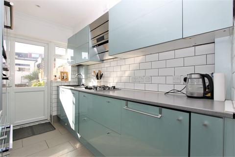 28 Steeplestone Close, London, N18 1JH