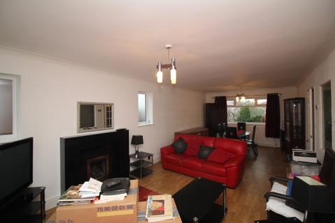 4 Digham Avenue, Blackpool, FY2 0AQ