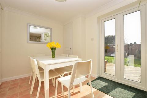 66 Beech Road, Horsham, RH12 4TU