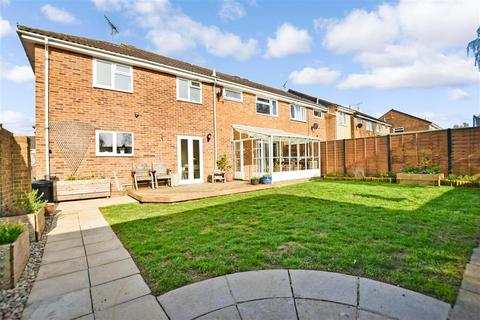 66 Beech Road, Horsham, RH12 4TU