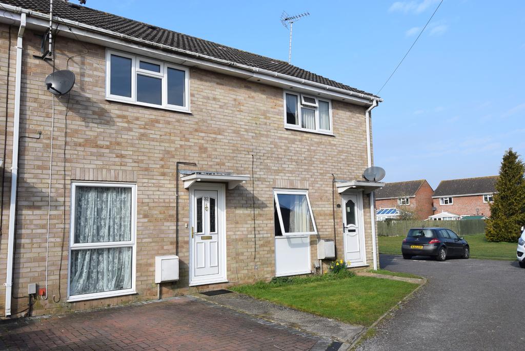 Longfield Close, Durrington... 2 bed terraced house £195,000