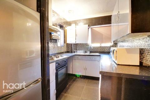 34 Bartram Close, Uxbridge, UB8 3AX