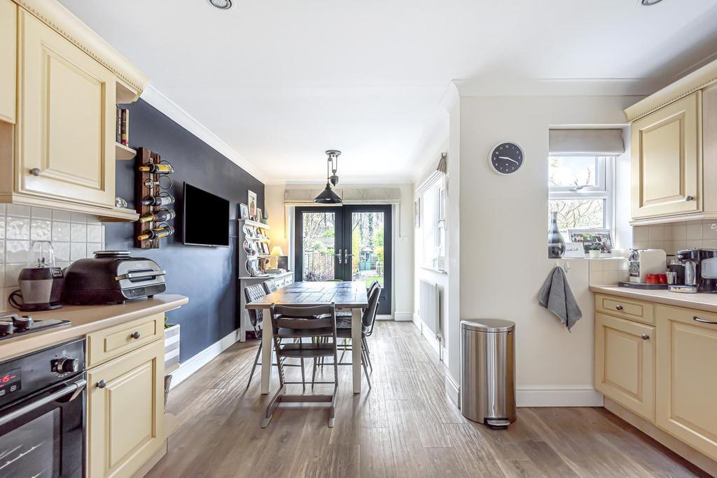Peperharow Road, Godalming, GU7 3 bed semidetached house £650,000