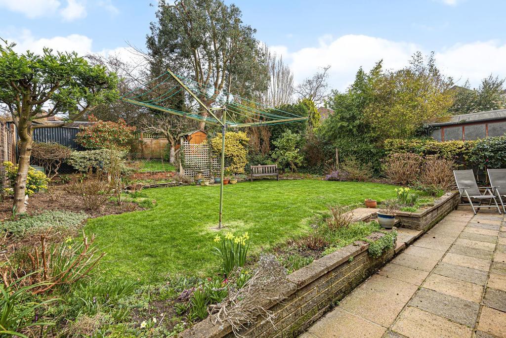 Property For Rent In Row Town Addlestone at Bessie Wilson blog