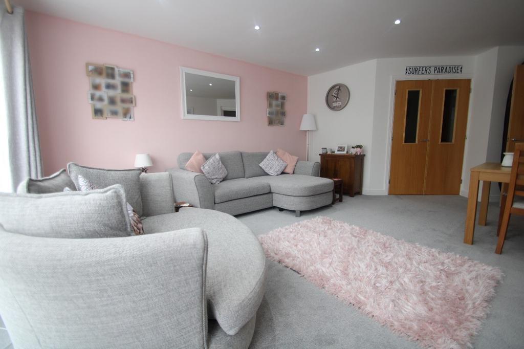 Woodacre, Portishead, BS20 2 bed flat £950 pcm (£219 pw)