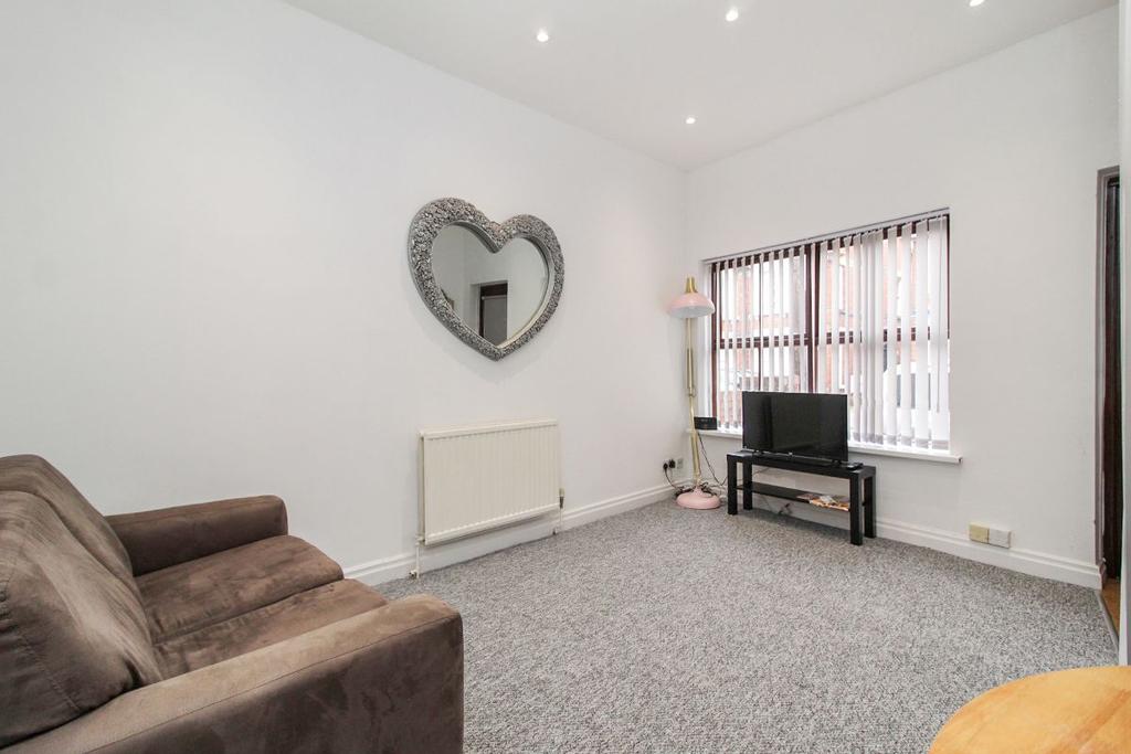 Old Mews, Clarendon Street, Bedford 1 bed end of terrace house £180,000