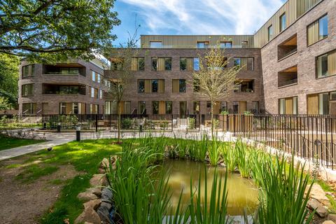 23, Blackburn House Prodigal Square, London, E8 1FW