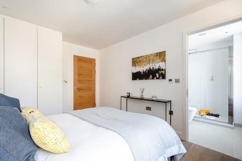 23, Blackburn House Prodigal Square, London, E8 1FW