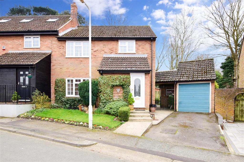 Grosvenor Gardens, Billericay, Essex 4 bed semidetached house £460,000
