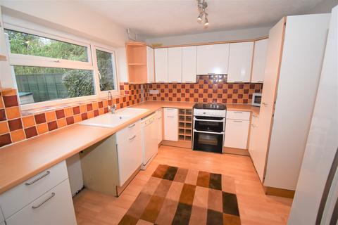 16 Dale Close, Warwick, CV34 5NA