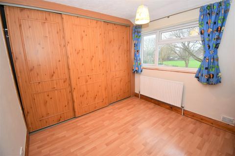 16 Dale Close, Warwick, CV34 5NA