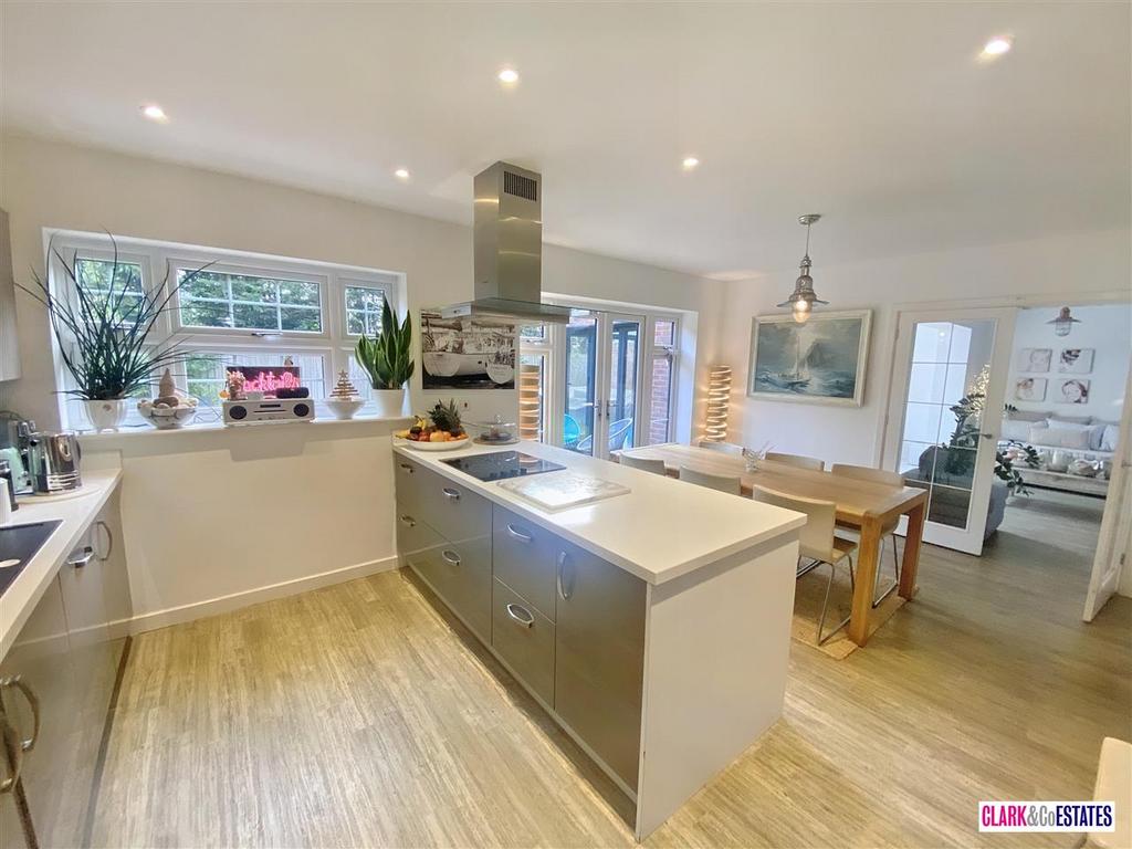 Kitchen diner