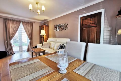 25 Viscount Road, Stanwell, Staines-upon-thames, TW19 7RD