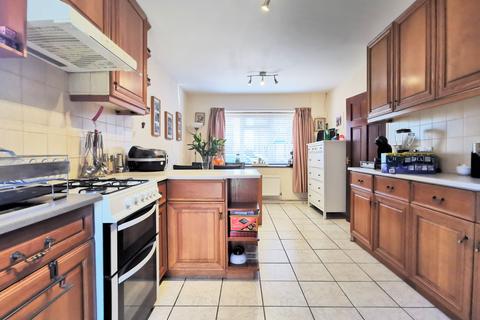 25 Viscount Road, Stanwell, Staines-upon-thames, TW19 7RD