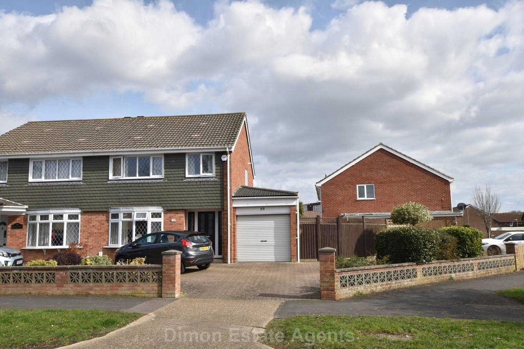 Carisbrooke Road, Gosport 3 bed semidetached house £330,000