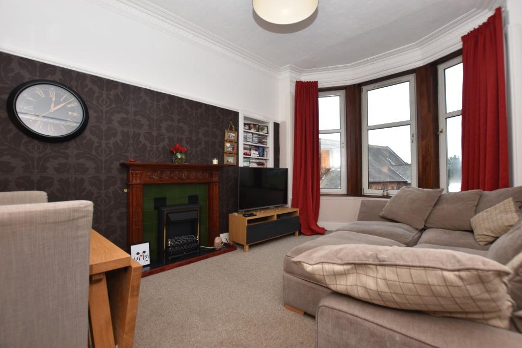 Cathcart Road, Flat 2/1, Cathcart, Glasgow, G42 9HF 1 bed flat £89,000