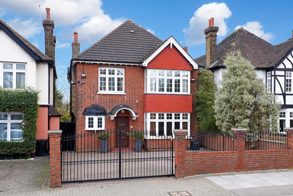 Westmoreland Road, Bromley, BR2 5 bed detached house £1,150,000