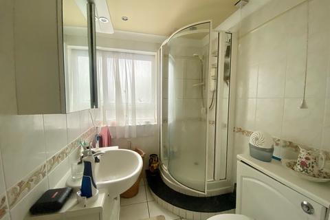 39 Elm Close, Nottingham, NG3 5AH