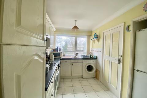39 Elm Close, Nottingham, NG3 5AH