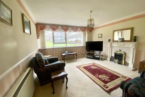 39 Elm Close, Nottingham, NG3 5AH
