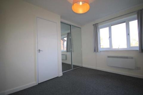 2 bedroom end of terrace house to rent, Frimley, Camberley