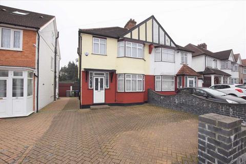 3 bedroom semi-detached house to rent, Deanscroft Avenue, Kingsbury