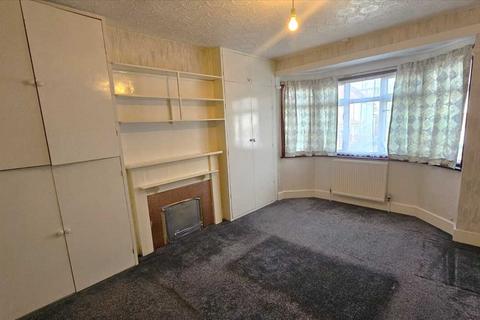 3 bedroom semi-detached house to rent, Deanscroft Avenue, Kingsbury