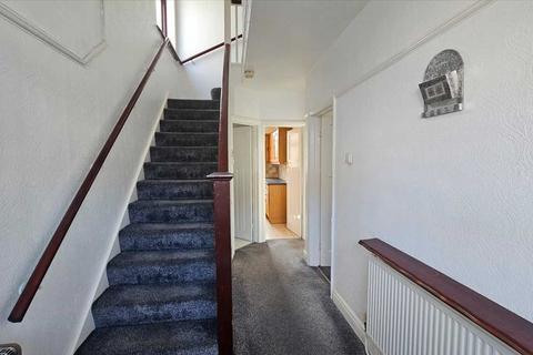 3 bedroom semi-detached house to rent, Deanscroft Avenue, Kingsbury
