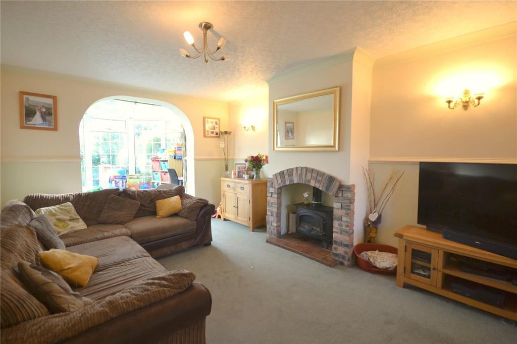 Victoria Drive, Llandudno Junction, Conwy, LL31 4 bed semidetached house £200,000