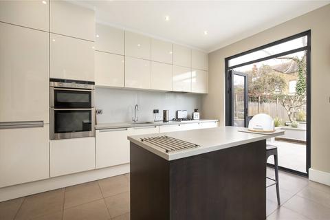 28 Maze Road, Richmond, TW9 3DE
