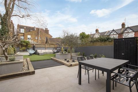 28 Maze Road, Richmond, TW9 3DE
