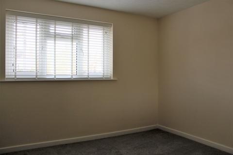 2 bedroom flat to rent - White Rose Court, Chickerell