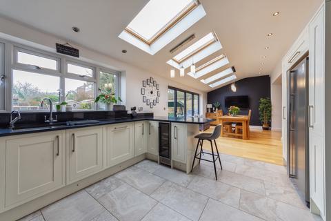 51 Derwent Drive, Purley, CR8 1ER